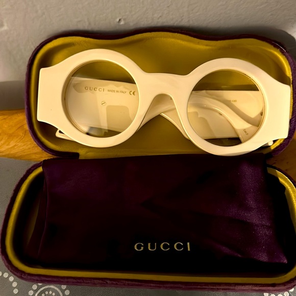Gucci model GG0990S001 sunglasses frame white. Lens color yellow - Picture 4 of 4